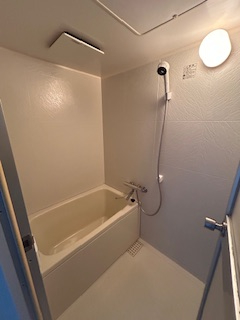 バス・シャワールーム　写真は103号室