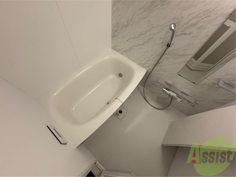 バス・シャワールーム　お風呂になります。一日の疲れを癒してくださいね。