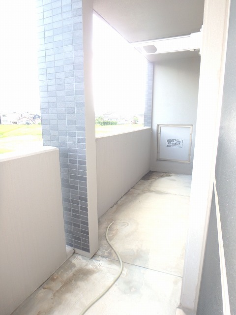 バルコニー　南東向きで日当たり良好