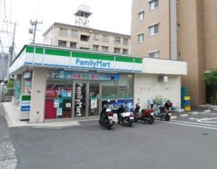 コンビニ　ファミリーマート 長崎上大橋店（コンビニ）まで360m