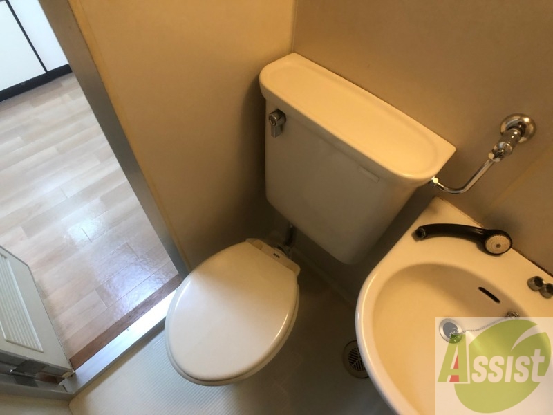 トイレ　こちらはトイレです。お手入れも楽ちんです！