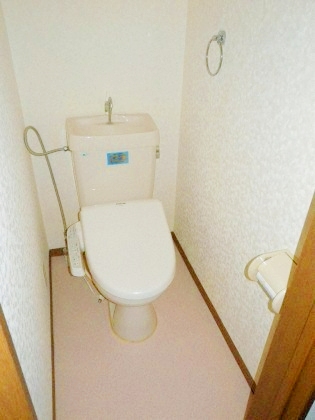 トイレ　いつも清潔・ウォシュレット完備しています♪