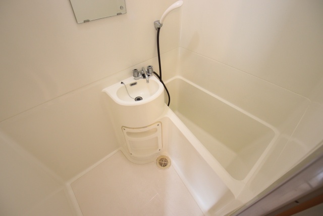 バス・シャワールーム　※別部屋の写真流出※