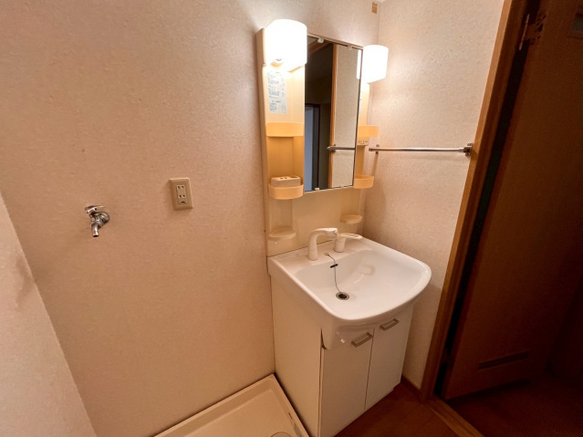 洗面設備　洗面所も独立タイプ♪