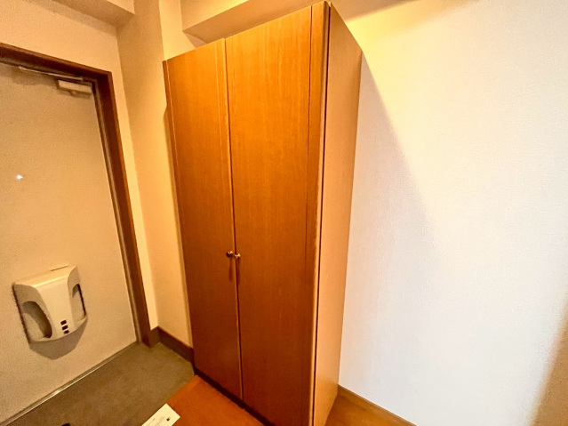 玄関　下駄箱付！