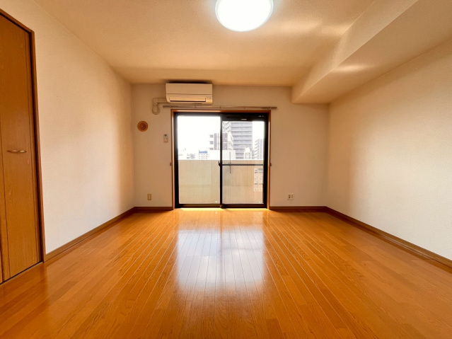 居室・リビング　洋室8帖