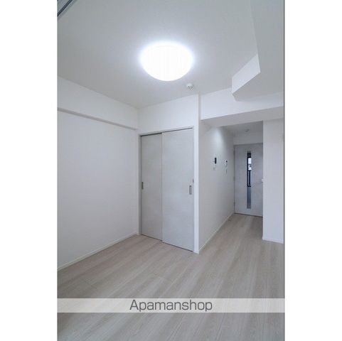 グランエール森下EASTの居間写真