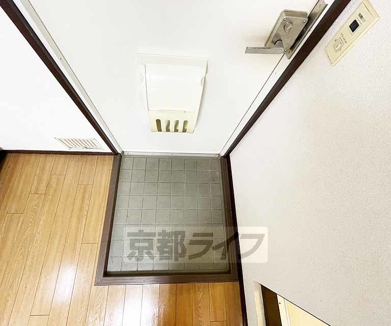 玄関　大きな段差がありません