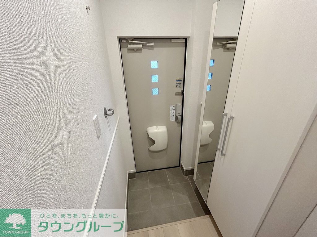玄関　トイレ