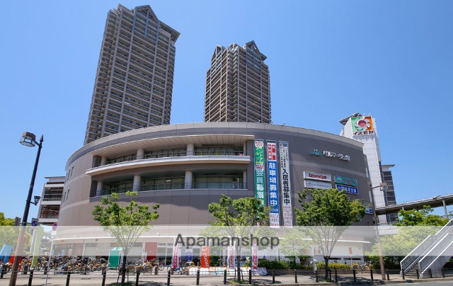 ショッピングセンター　（ショッピングセンター）まで651m