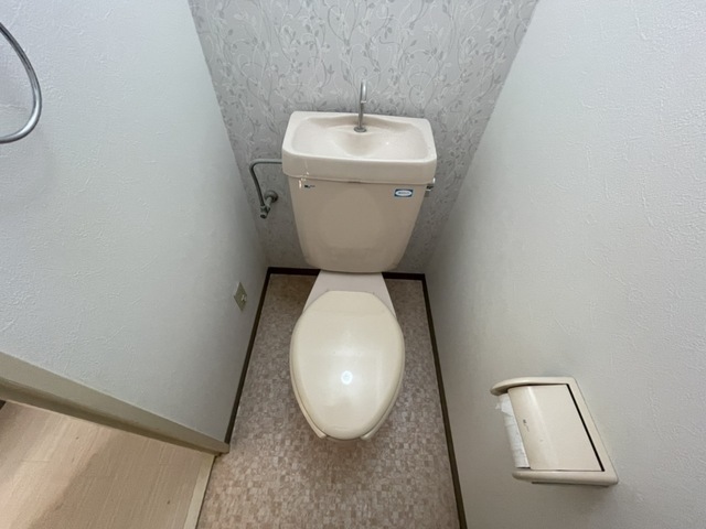 トイレ　※別号室の写真です。