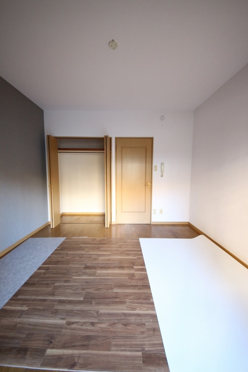 その他共有部分　内装工事中です