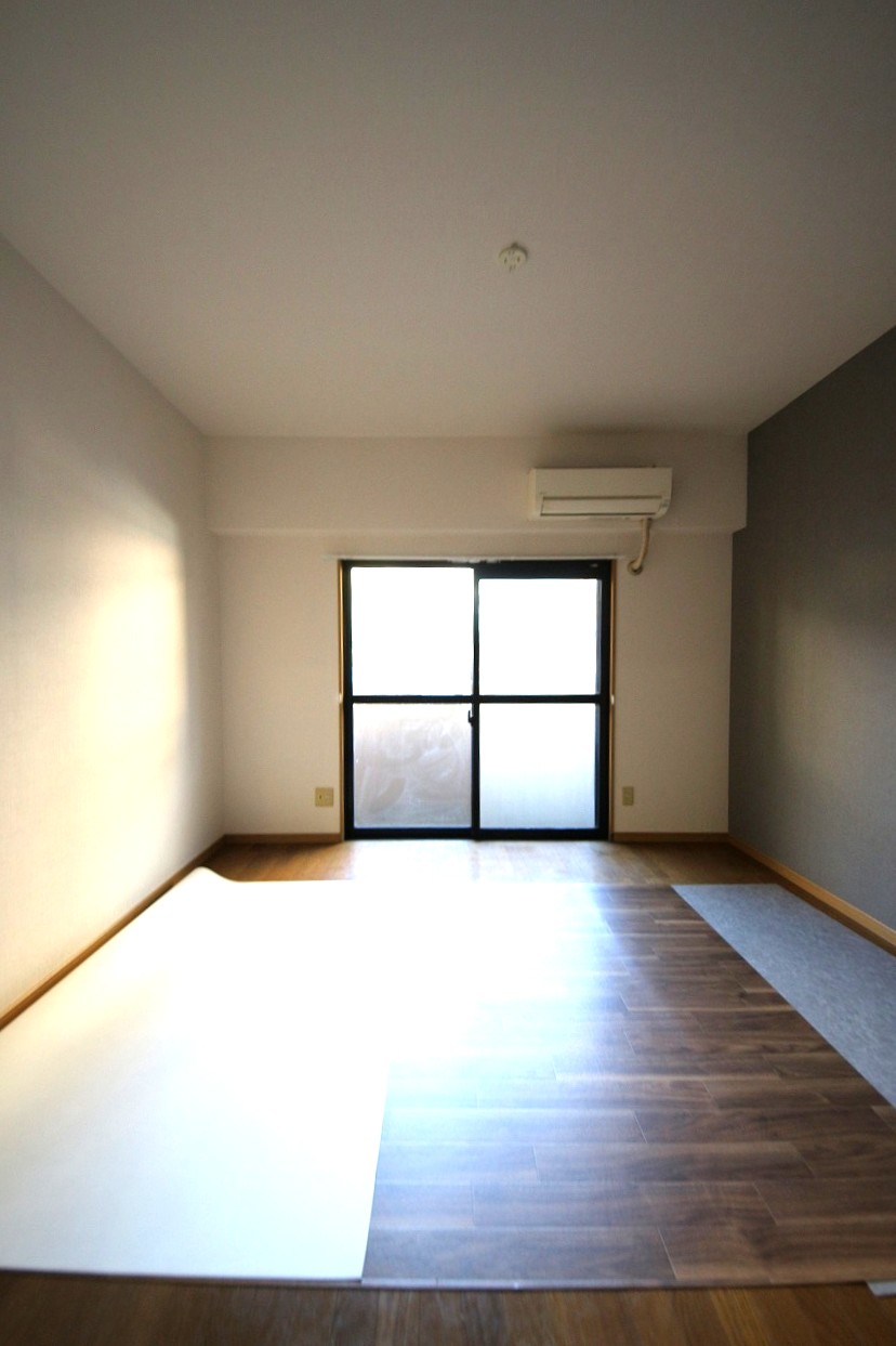 居室・リビング　内装工事中です