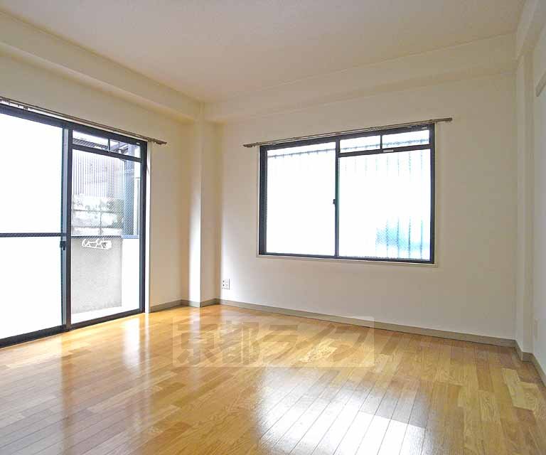 居室・リビング　日当たりが良いです。