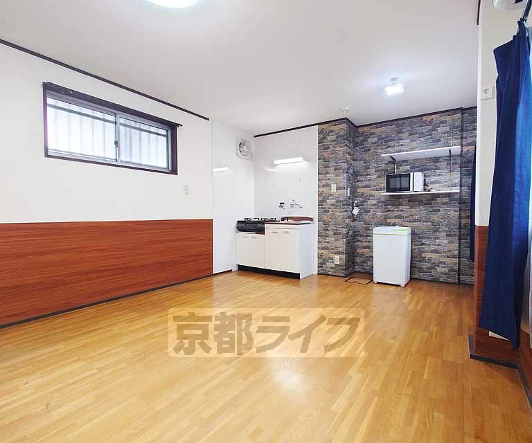 居室・リビング　落ち着いた雰囲気のお部屋です