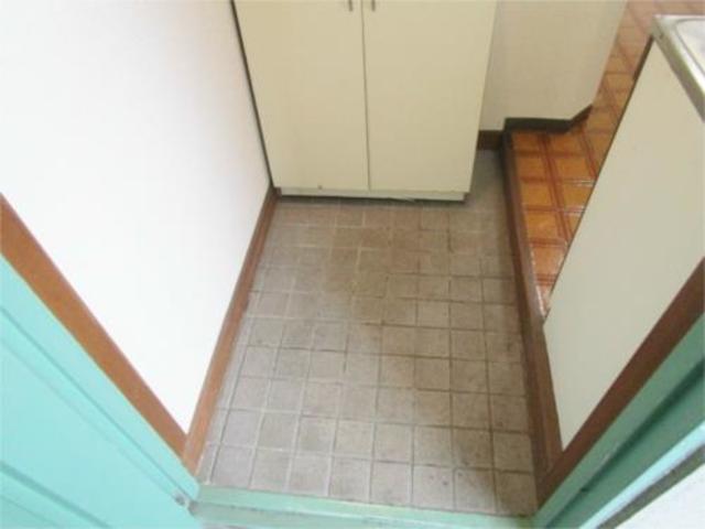 玄関　靴箱もあり収納に便利