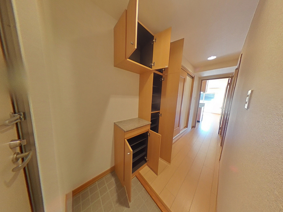 玄関　※別部屋の写真です