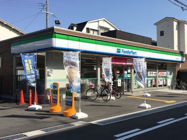 コンビニ　ファミリーマート尼崎大庄北店（コンビニ）まで311m