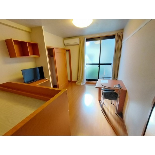 居室・リビング　※同仕様の部屋の画像となります。