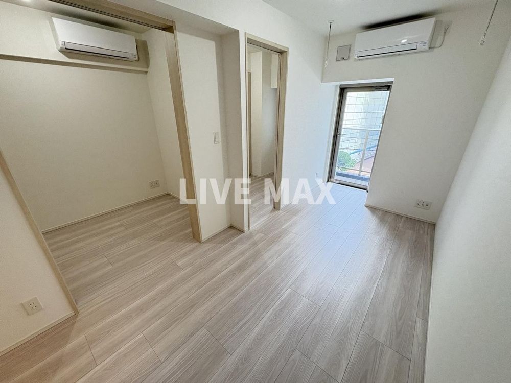 居室・リビング　別号室参考写真