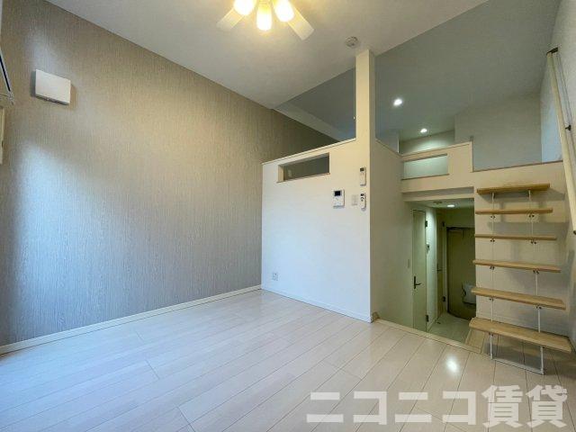 居室・リビング　上りやすいロフトで１LDKの様に使えます　※モデルルーム