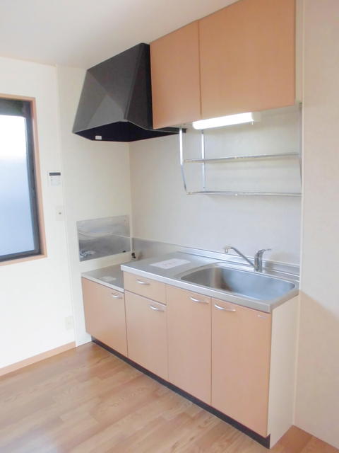 キッチン　窓付きの明るいキッチン（他号室参考写真）