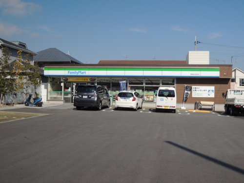 コンビニ　ファミリーマート 西宮段上町北店（コンビニ）まで579m
