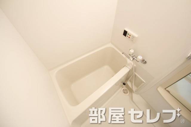 バス・シャワールーム　綺麗なバスルーム。