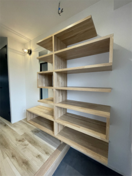 玄関　同間取り別室の写真です。