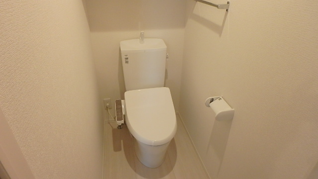 トイレ　写真は同型イメージです