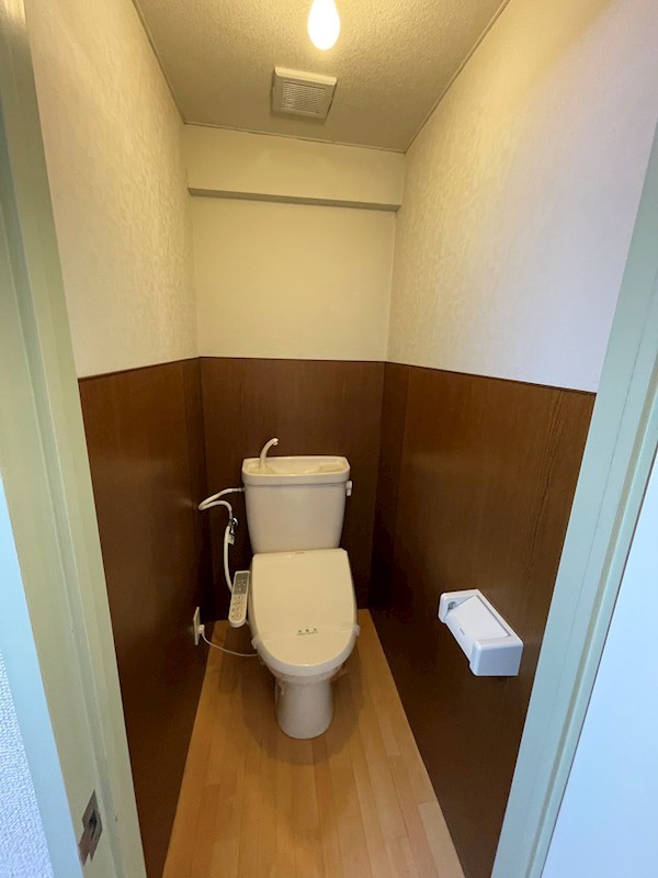 トイレ　※別のお部屋を参照