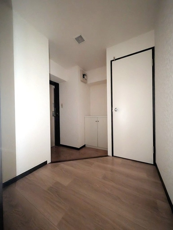 玄関　他号室の参考写真となります