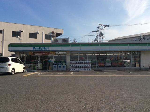 コンビニ　ファミリーマート堺美原黒山店（コンビニ）まで710m