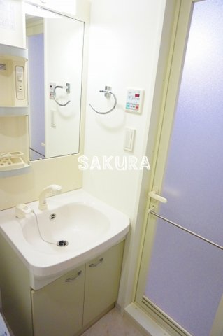 洗面設備　身支度に欠かせない独立洗面台♪