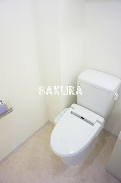 トイレ　嬉しい温水洗浄便座♪