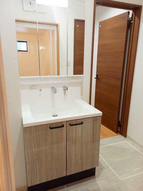 洗面設備　同仕様