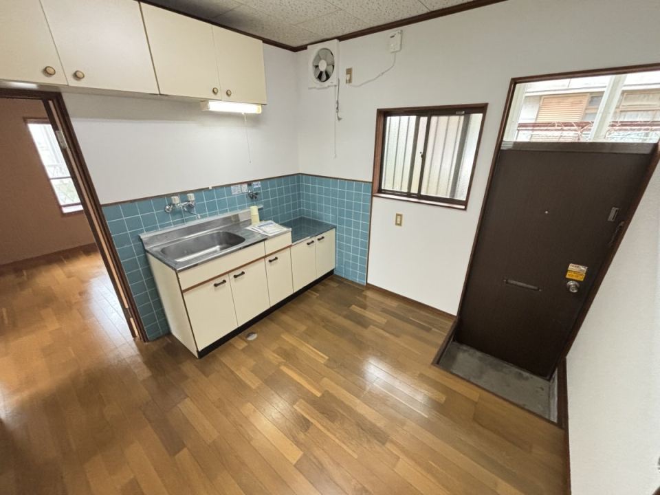 キッチン　全ての部屋に窓があります♪