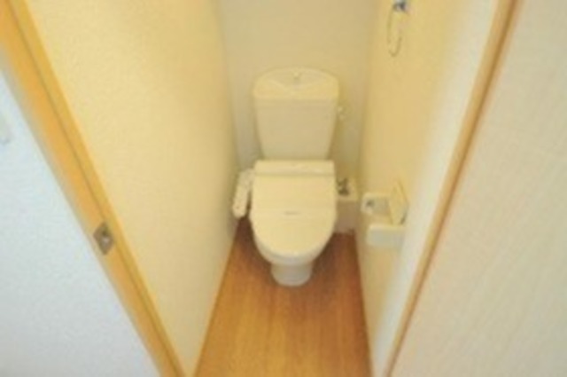 レオパレスエスポワール六郷のトイレ写真