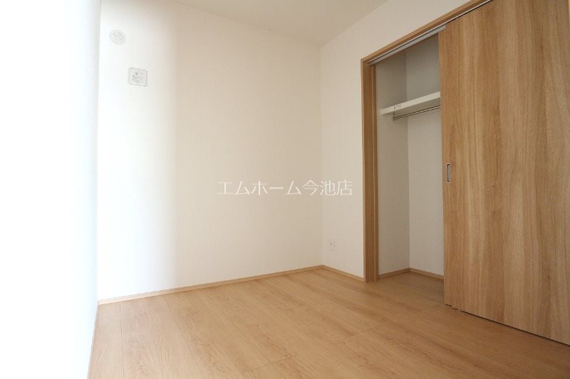 その他部屋・スペース　洋室3.3帖　クローゼット付（収納充実しています）