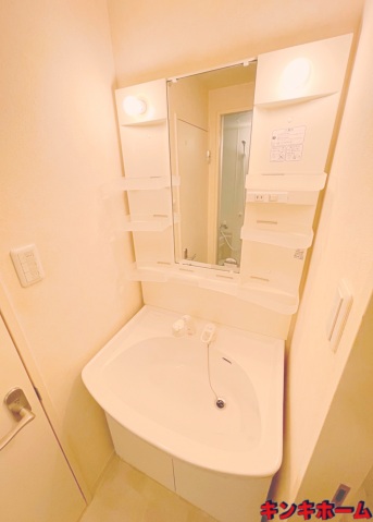 洗面設備　写真は別のお部屋です。