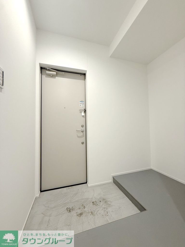 玄関　タウンハウジング調布店まで♪