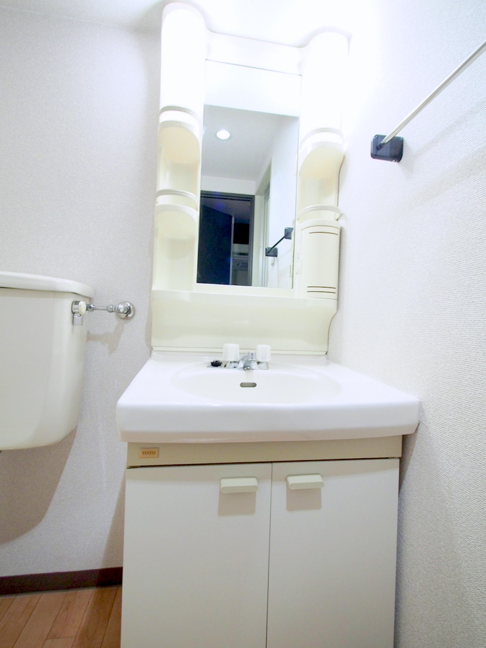 洗面設備　洗面化粧台付きです♪