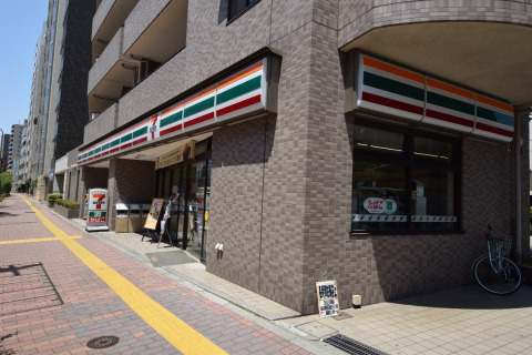 コンビニ　セブンイレブン・文京小石川4丁目店（コンビニ）まで50m