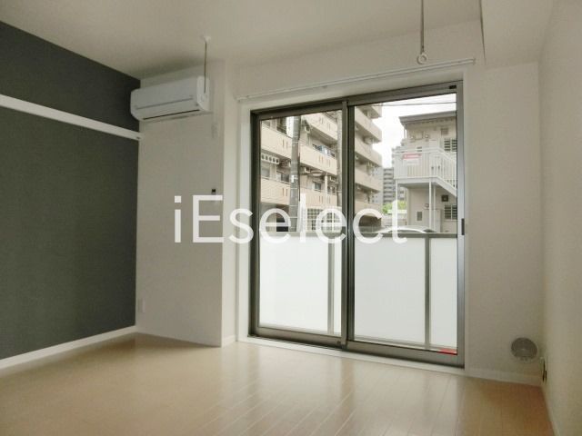 居室・リビング　フローリング張りのきれいなお部屋です