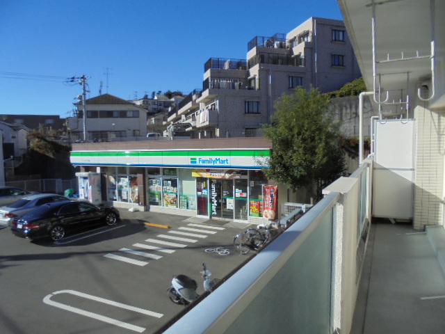 コンビニ　ファミリーマート六ッ川二丁目店（コンビニ）まで789m