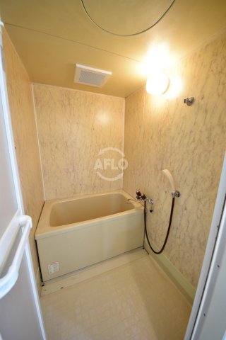 バス・シャワールーム　日生ロイヤル高津　浴室