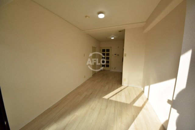 居室・リビング　日生ロイヤル高津　リビング