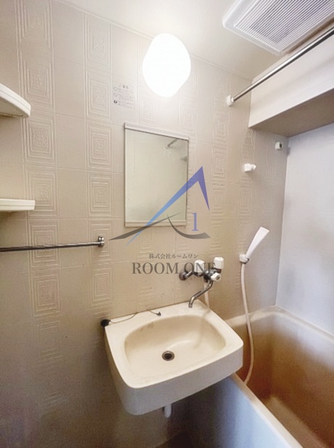 洗面設備　洗面台です。