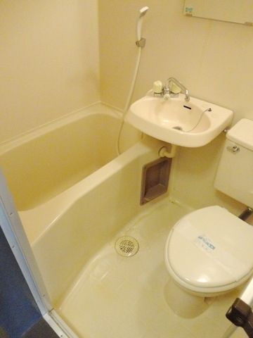 バス・シャワールーム　別部屋参考写真