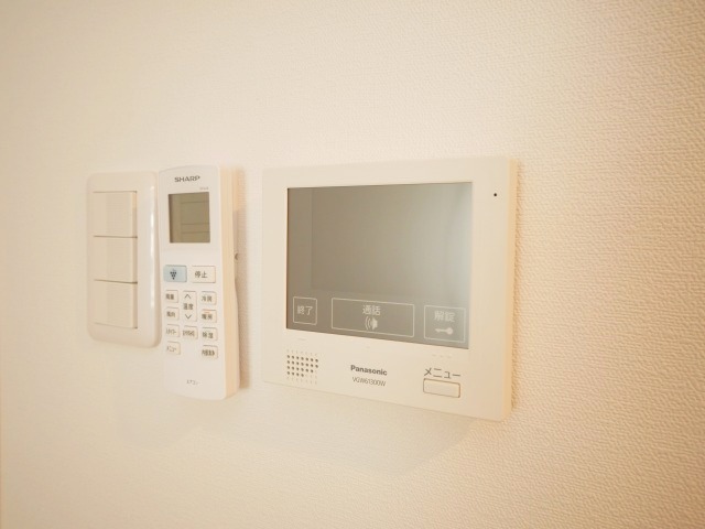 セキュリティ　来客者の確認ができるTVモニターホンが設置されています。